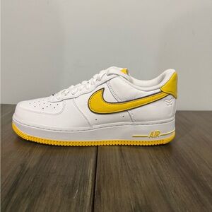 NIKE AIR FORCE 1 LOW RETRO OS KOBE BRYANT LEKERS HOME SHOES